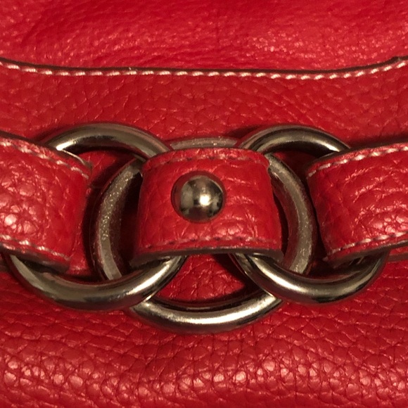 WILSONS LEATHER - Genuine Leather Red Handbag with Chrome Buckle‎ Detail - Picture 4 of 11